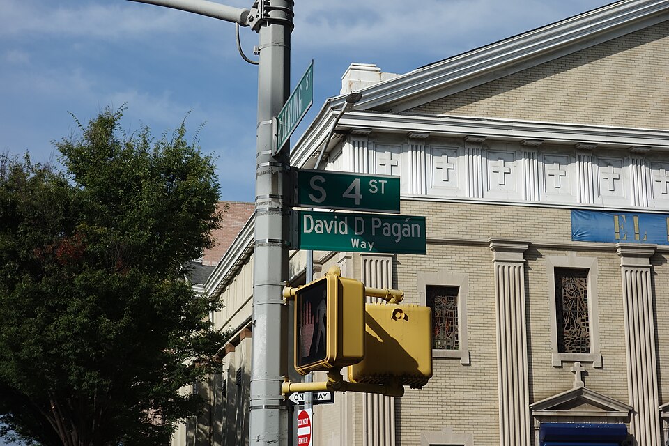 Street signs at South 4th and Roebling streets in Williamsburg